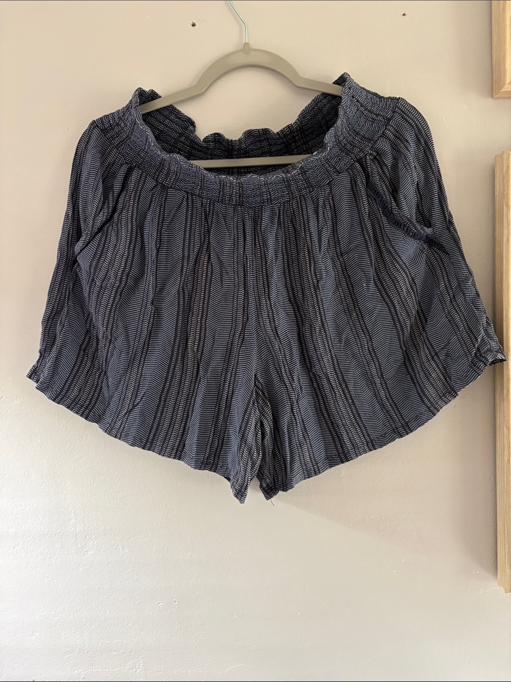 Striped flowy blue shorts